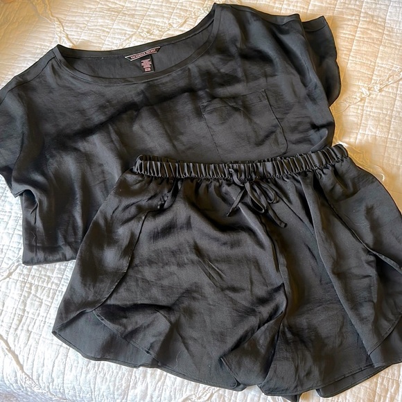 Victoria's Secret Other - VS satin sleep set